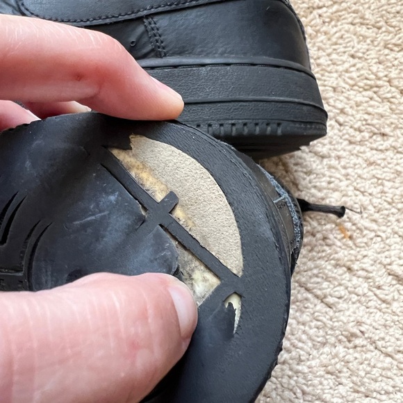 Nike Air Force One 1 LE Youth Boys Sneakers size 5.5 Black Lace up Low Hoops - Picture 7 of 10